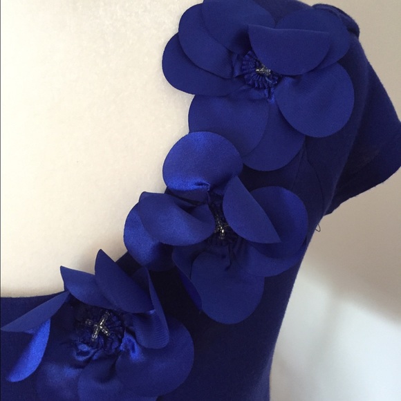 Forever 21 Blue Tee - Picture 2 of 4